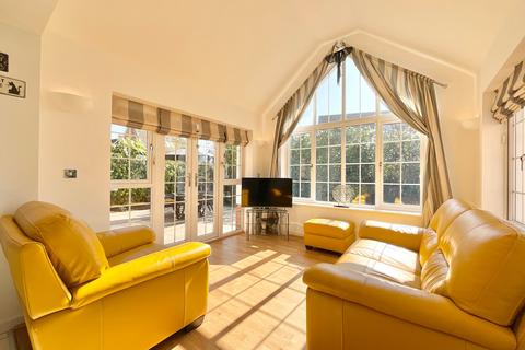 5 bedroom detached house for sale, Wychwood Park, Weston, CW2