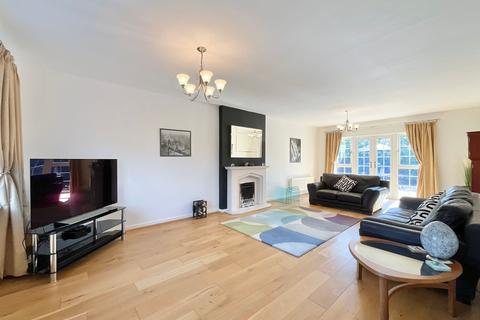 5 bedroom detached house for sale, Wychwood Park, Weston, CW2