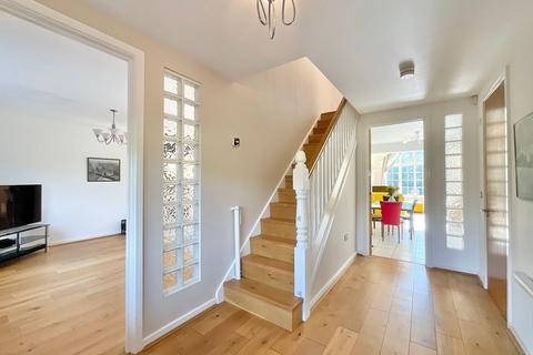 5 bedroom detached house for sale, Wychwood Park, Weston, CW2