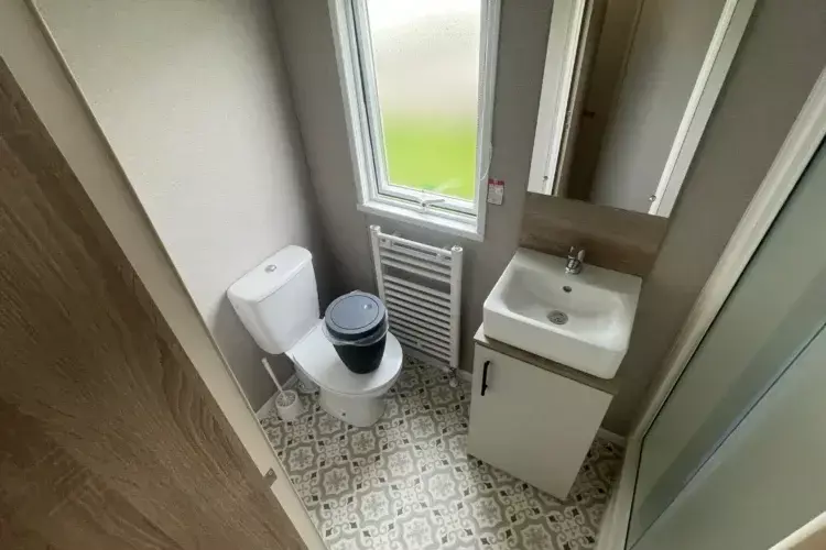 Abi Hamilton Bathroom At Unity Beach Holiday Park