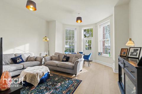 3 bedroom townhouse for sale, Gainsford Road, Leicester