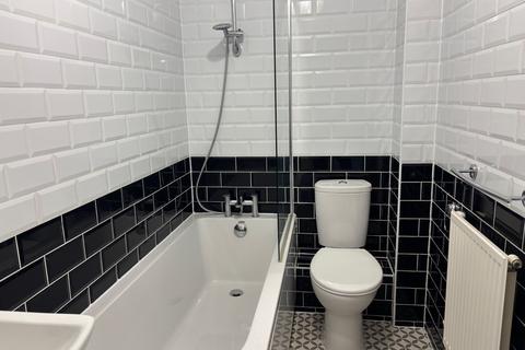 2 bedroom flat for sale, Byewaters, Watford, WD18