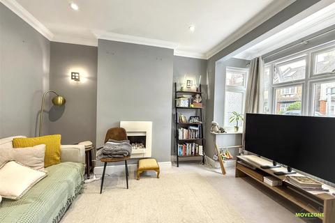 3 bedroom house to rent, Haywood Road, Bromley, BR2
