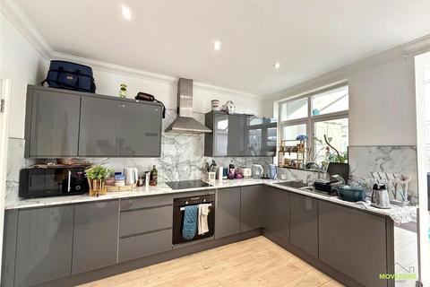 3 bedroom house to rent, Haywood Road, Bromley, BR2
