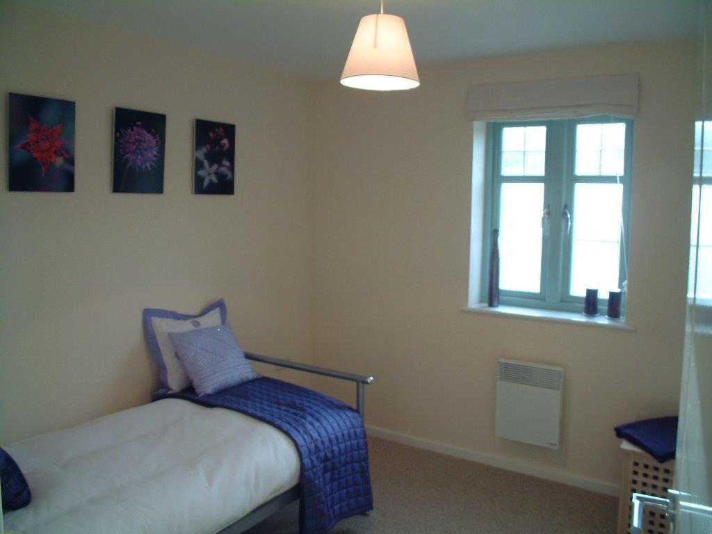 Bed 2.jpg