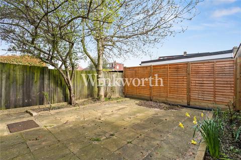 3 bedroom terraced house for sale, The Larches, London, N13