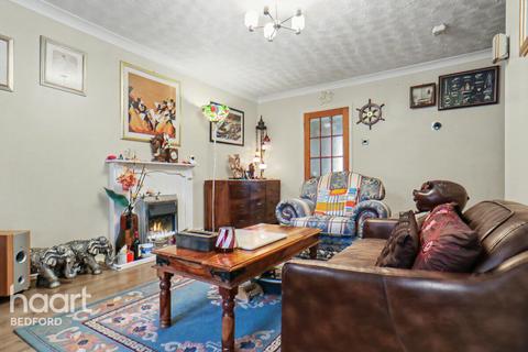 3 bedroom semi-detached house for sale, Lake View, Bedford