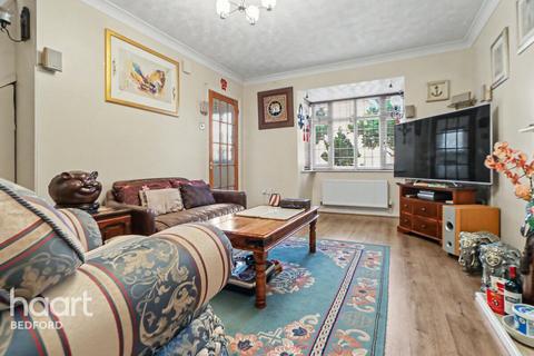 3 bedroom semi-detached house for sale, Lake View, Bedford