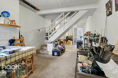 2 bedroom end of terrace house for sale, Clifton Road, Leicester