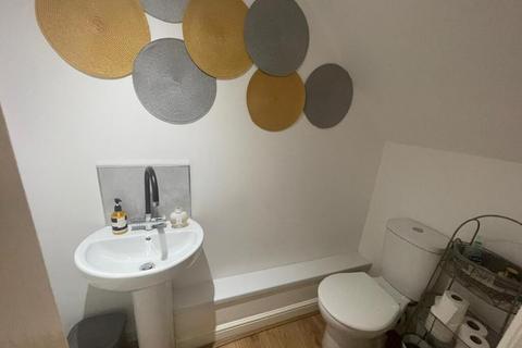 3 bedroom semi-detached house for sale, Tunwell Street, Bradford