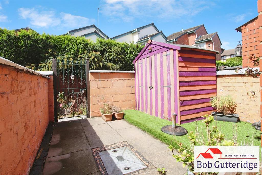 Rear enclosed yard