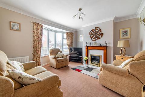 2 bedroom semi-detached house for sale, Rayleigh Drive, Wideopen, Newcastle Upon Tyne, NE13
