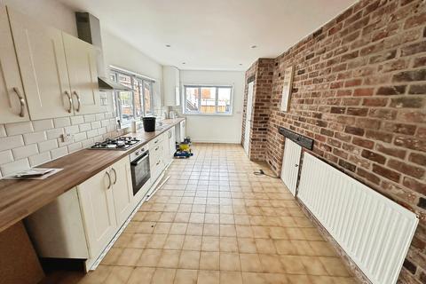 4 bedroom townhouse for sale, 174 Ravens Lane, Bignall End, Stoke-On-Trent, Staffordshire ST7 8PY