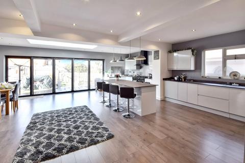 3 bedroom detached bungalow for sale, Chestnut Avenue, Walderslade, Chatham, ME5