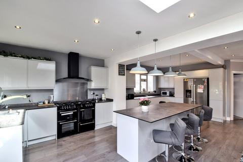 3 bedroom detached bungalow for sale, Chestnut Avenue, Walderslade, Chatham, ME5