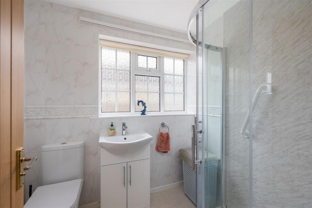 Pool Court 51 Shower Room.jpg
