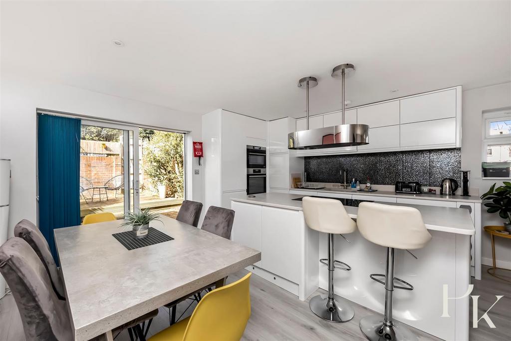 Living Room/Kitchen