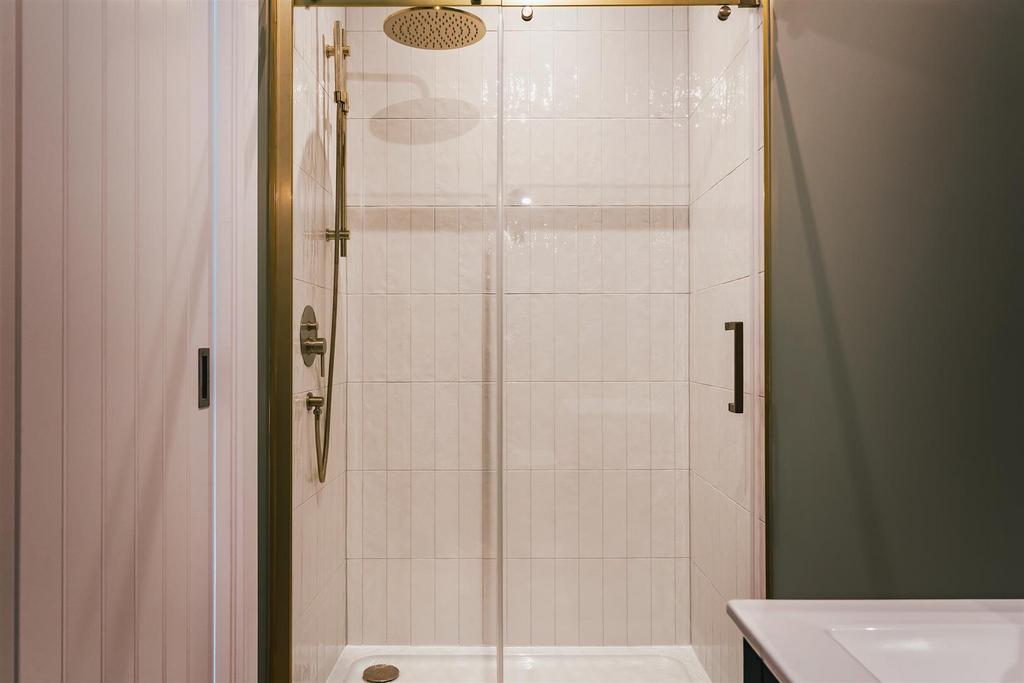Bedroom 3 En-Suite Shower Room