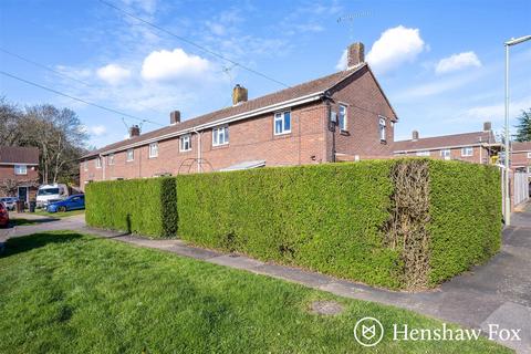 undefined, Hillyfields, Nurlsing, Hampshire