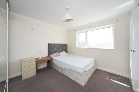 2 bedroom house to rent, Fareham Way, Dunstable LU5