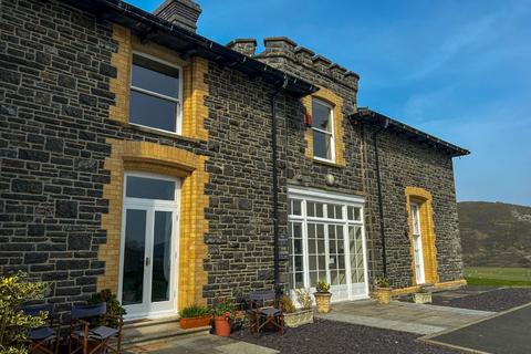 3 bedroom apartment for sale, Plas Tanybwlch