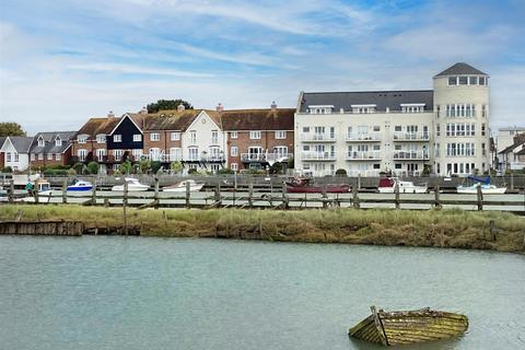3 bedroom townhouse for sale, Mariners Quay, Littlehampton BN17