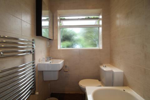 2 bedroom maisonette to rent, Fulham Close, Uxbridge UB10