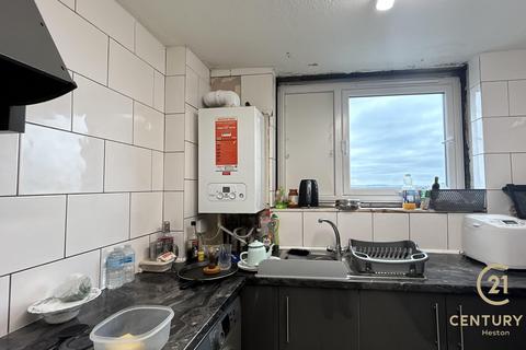 2 bedroom flat to rent, Biscoe Close, HOUNSLOW TW5