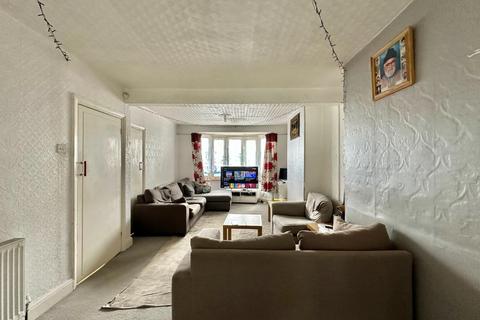 3 bedroom terraced house for sale, Windsor Gardens, Hayes