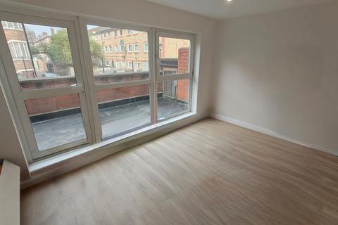 3 bedroom maisonette to rent, Spenser Grove, London, London, N16