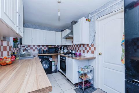 2 bedroom semi-detached house for sale, Roborough Green, Leicester, Leicestershire, LE5