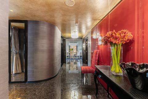 4 bedroom flat to rent, Brick Street, London, W1J