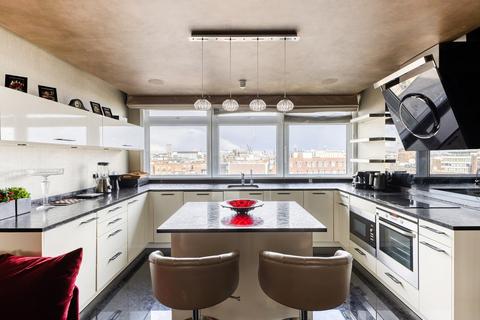 4 bedroom flat to rent, Brick Street, London, W1J