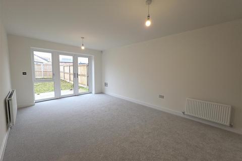 2 bedroom semi-detached bungalow for sale, Heather Pastures, Scarborough YO11