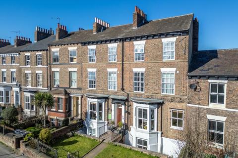 18 bedroom terraced house for sale, Holgate Road, York