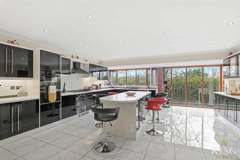 5 bedroom detached house for sale, Worcester Road, Knowle Fields, Alcester