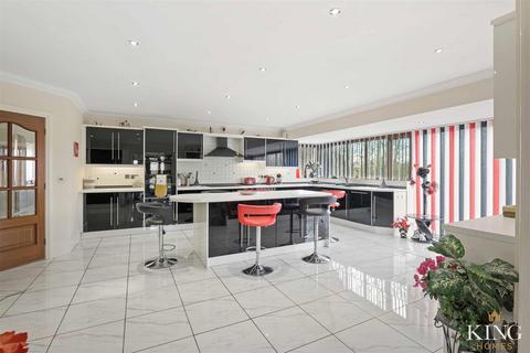 5 bedroom detached house for sale, Worcester Road, Knowle Fields, Alcester