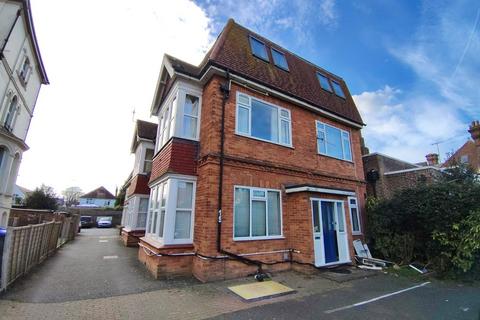 2 bedroom flat to rent, Broadwater Road, Worthing