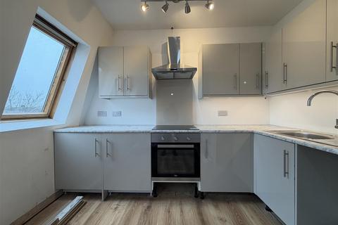 2 bedroom flat to rent, Broadwater Road, Worthing
