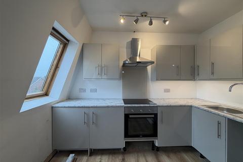 2 bedroom flat to rent, Broadwater Road, Worthing