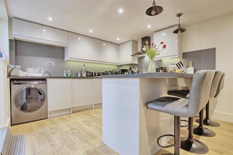 4 bedroom semi-detached house for sale, Newmarket Road, Cambridge