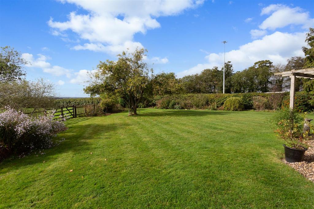 Woodsyde Farm-06 blue.jpg