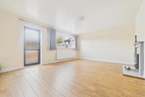 3 bedroom terraced house for sale, The Beeches, Rugeley