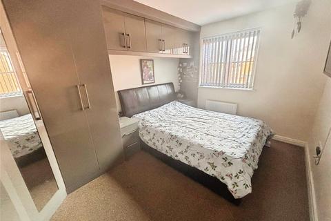 3 bedroom semi-detached house to rent, Long Meadow Way, Leicester LE4