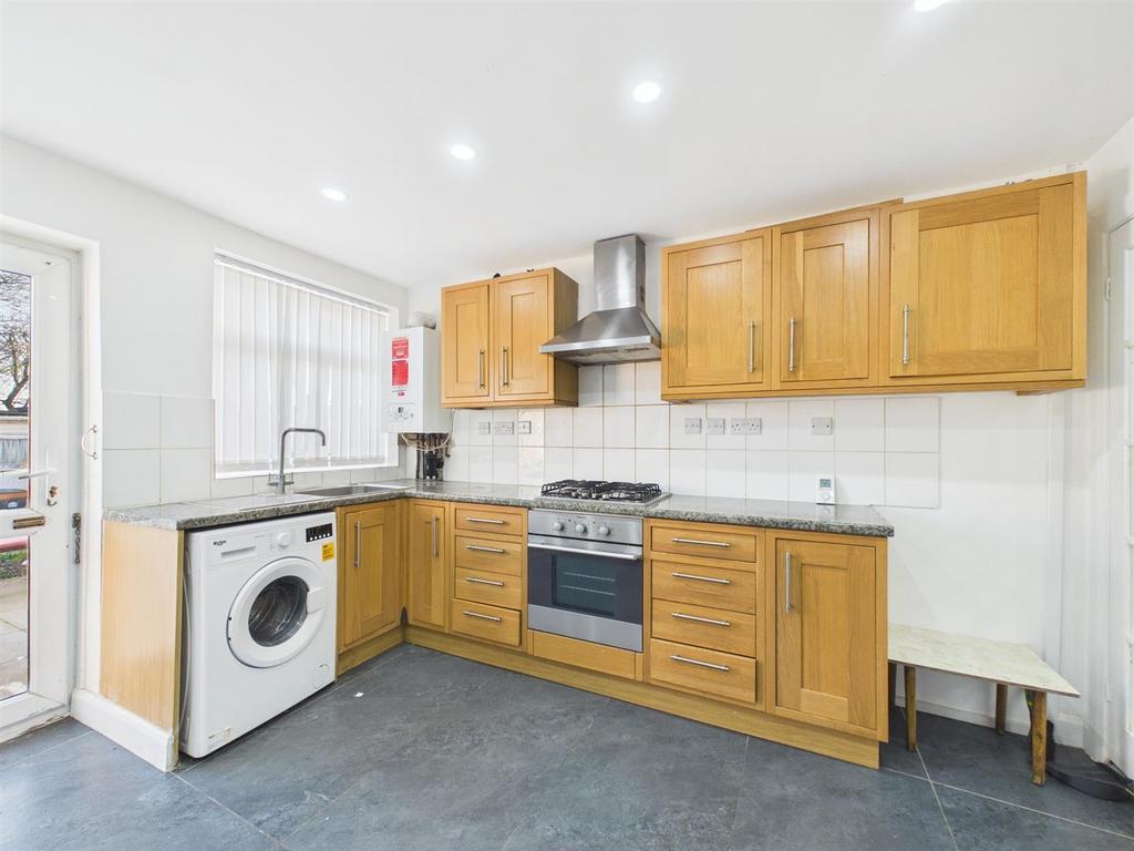 Kitchen 1.jpg