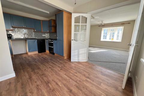 3 bedroom end of terrace house for sale, Queens Square, Pembrokeshire SA61