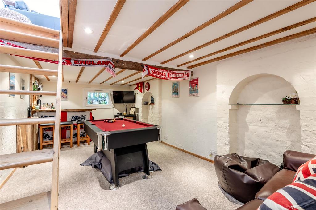 8684047-interior08.jpg