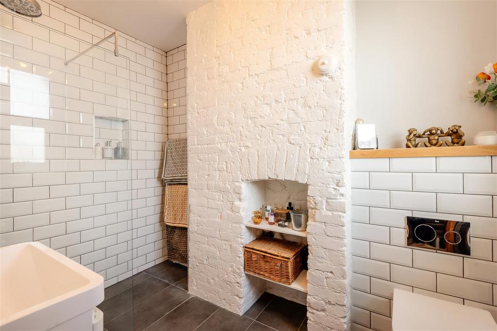 8684047-interior12.jpg