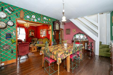 2 bedroom end of terrace house for sale, Latchmere Road, Battersea, London SW11 2JY