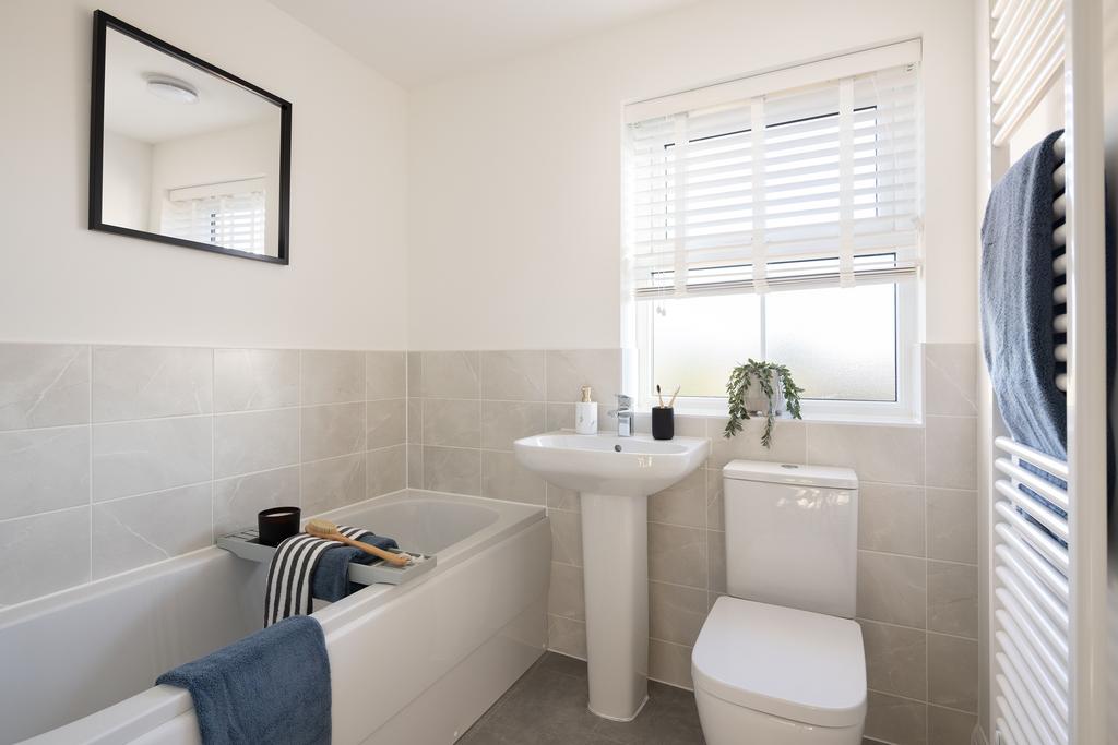 Hadley bathroom